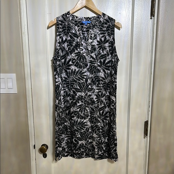 Black and White Sleeveless Sheath Midi Dress - Picture 1 of 4